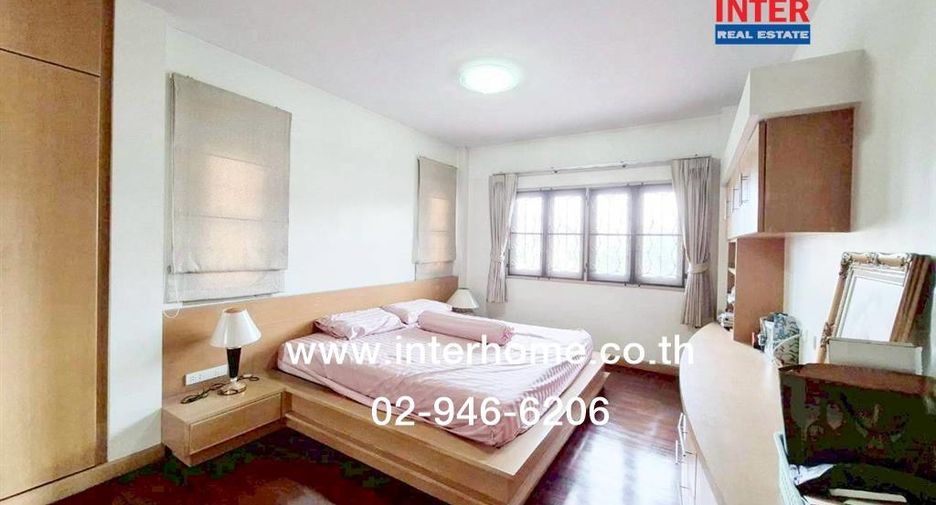 Haus zum Kauf mit 4 Zimmer in Pak Kret, Nonthaburi