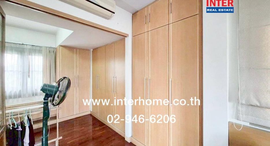 Haus zum Kauf mit 4 Zimmer in Pak Kret, Nonthaburi