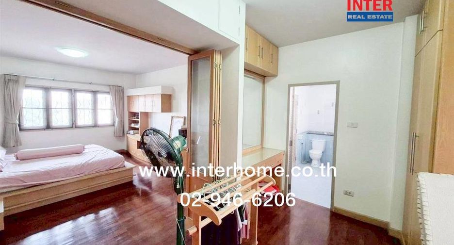 Haus zum Kauf mit 4 Zimmer in Pak Kret, Nonthaburi