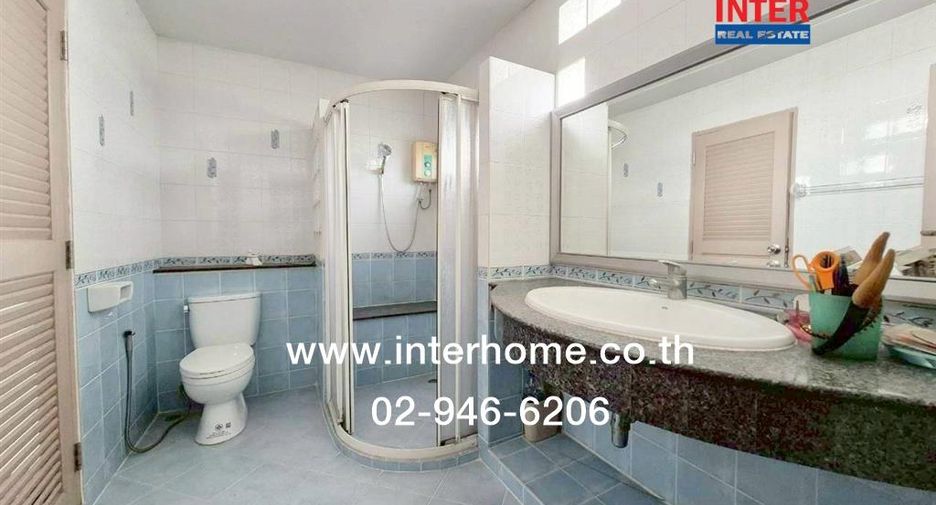 Haus zum Kauf mit 4 Zimmer in Pak Kret, Nonthaburi