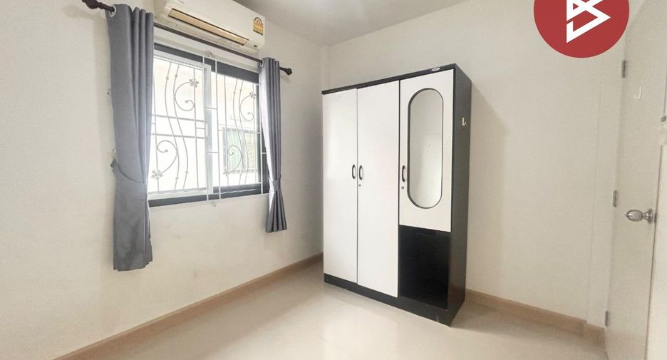 For sale 3 bedrooms townhouse in Si Racha, Chonburi