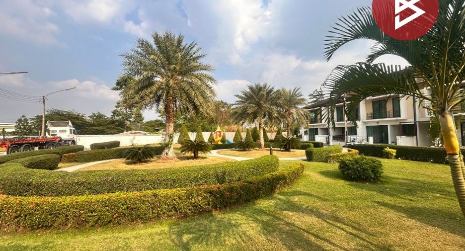 For sale 3 bedrooms townhouse in Si Racha, Chonburi