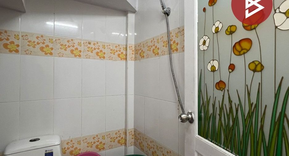 Casa adosada en venta de 3 habitaciones en Krathum Baen, Samut Sakhon