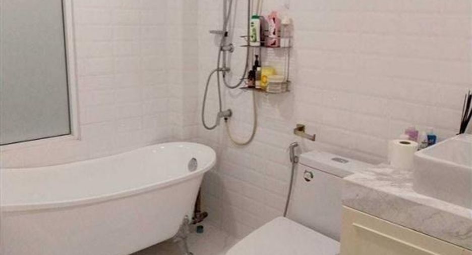 For sale 2 bedrooms retail Space in Khlong Sam Wa, Bangkok