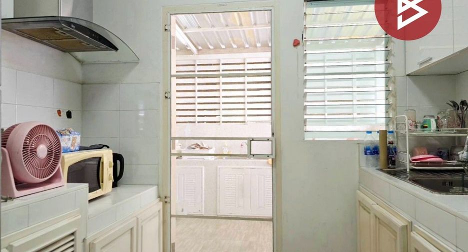 For sale 3 ベッドルーム house in Mueang Samut Sakhon, Samut Sakhon
