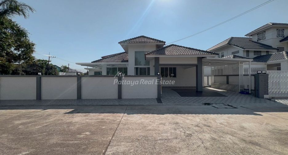 For sale 3 bedrooms villa in Bang Lamung, Chonburi