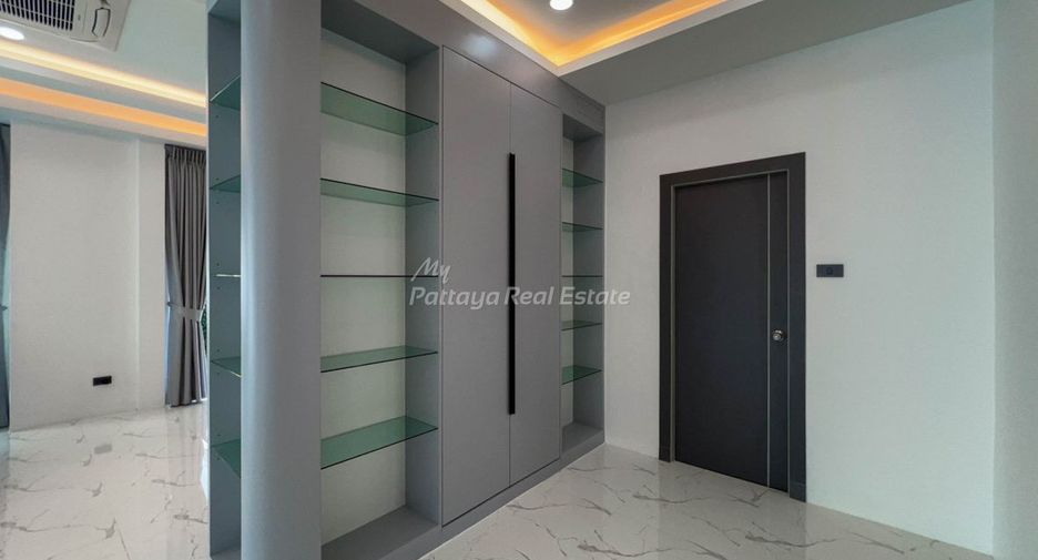 For sale 3 bedrooms villa in Bang Lamung, Chonburi