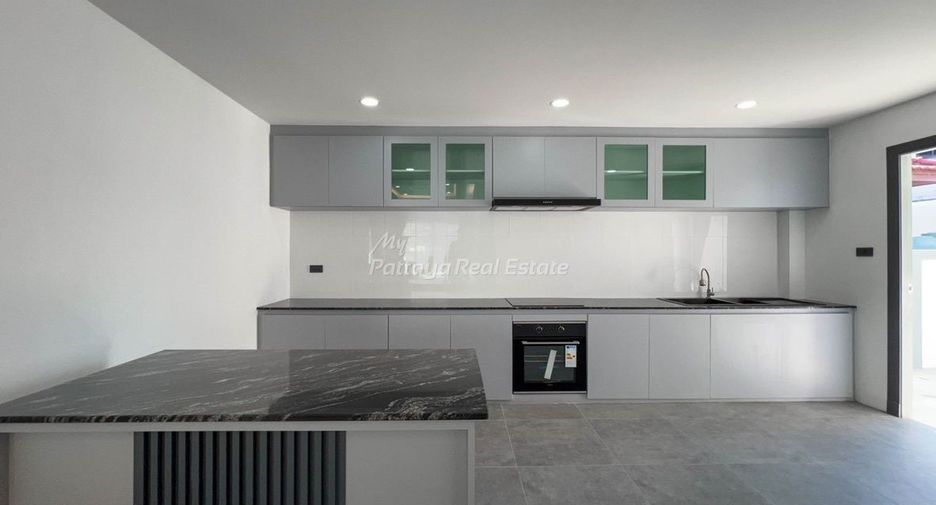 For sale 3 bedrooms villa in Bang Lamung, Chonburi