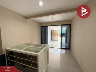 For sale 3 bedrooms townhouse in Mueang Nakhon Pathom, Nakhon Pathom