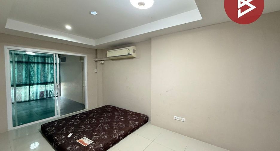 For sale 3 bedrooms townhouse in Mueang Nakhon Pathom, Nakhon Pathom