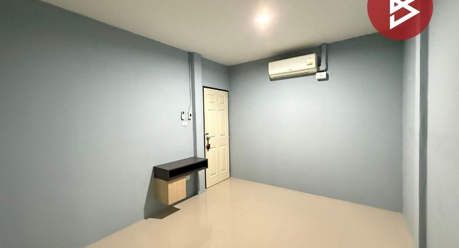 For sale 3 bedrooms townhouse in Mueang Nakhon Pathom, Nakhon Pathom