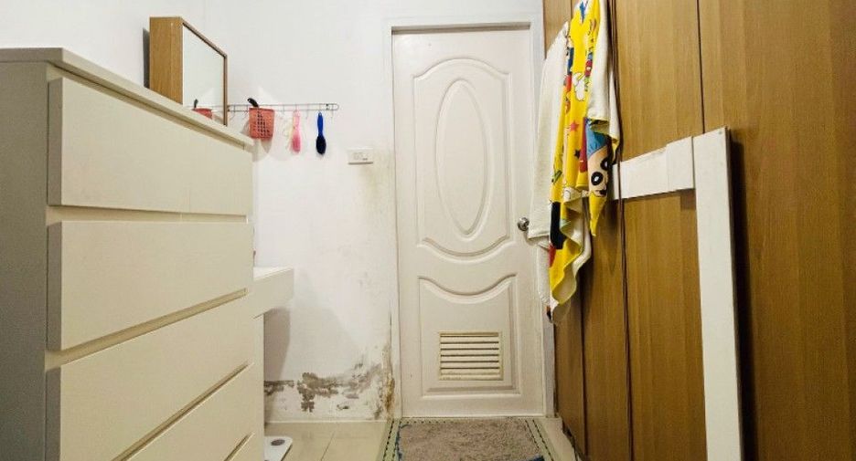 For sale 3 bedrooms townhouse in Phra Samut Chedi, Samut Prakan