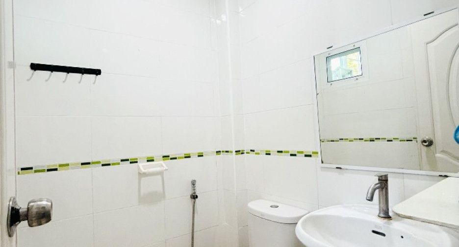 For sale 3 bedrooms townhouse in Phra Samut Chedi, Samut Prakan