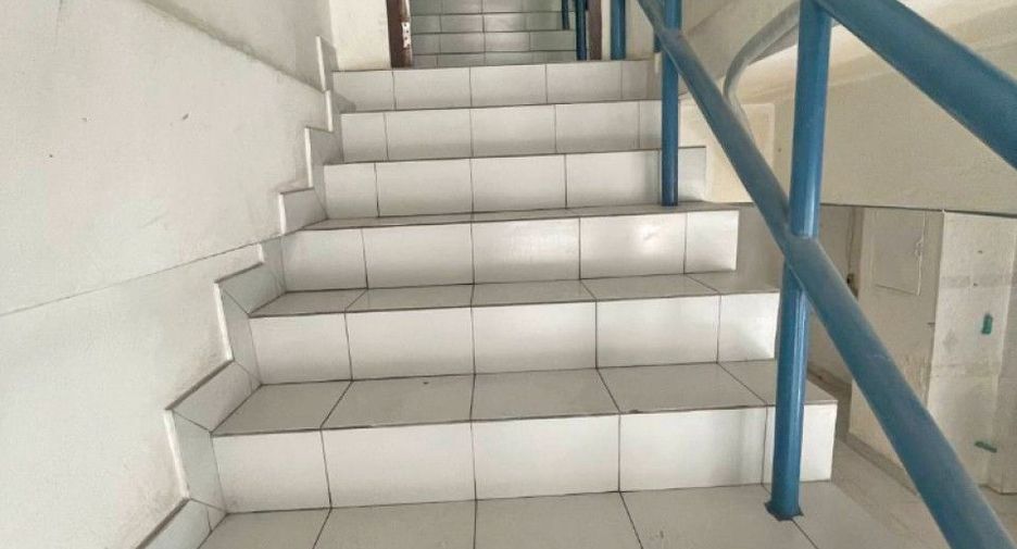 For sale 3 bedrooms retail Space in Si Racha, Chonburi