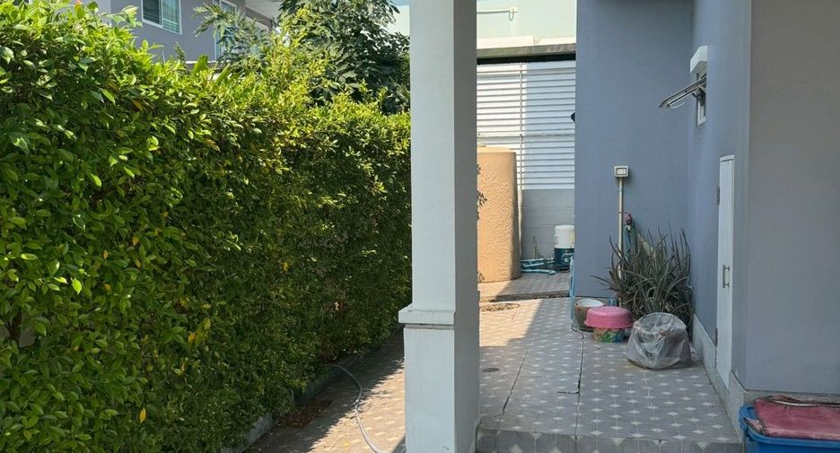 For sale 3 bedrooms house in Khlong Sam Wa, Bangkok