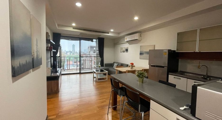 For rent 2 bedrooms condo in Huai Khwang, Bangkok