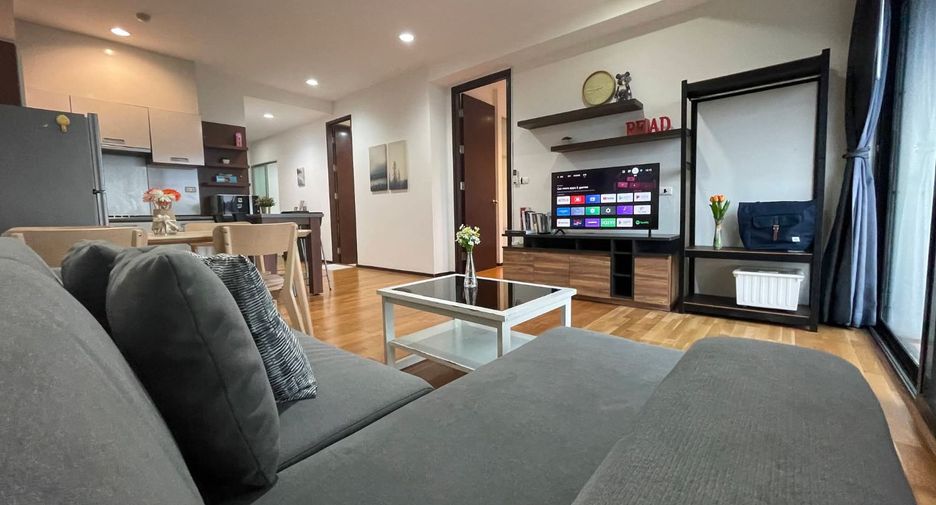For rent 2 bedrooms condo in Huai Khwang, Bangkok