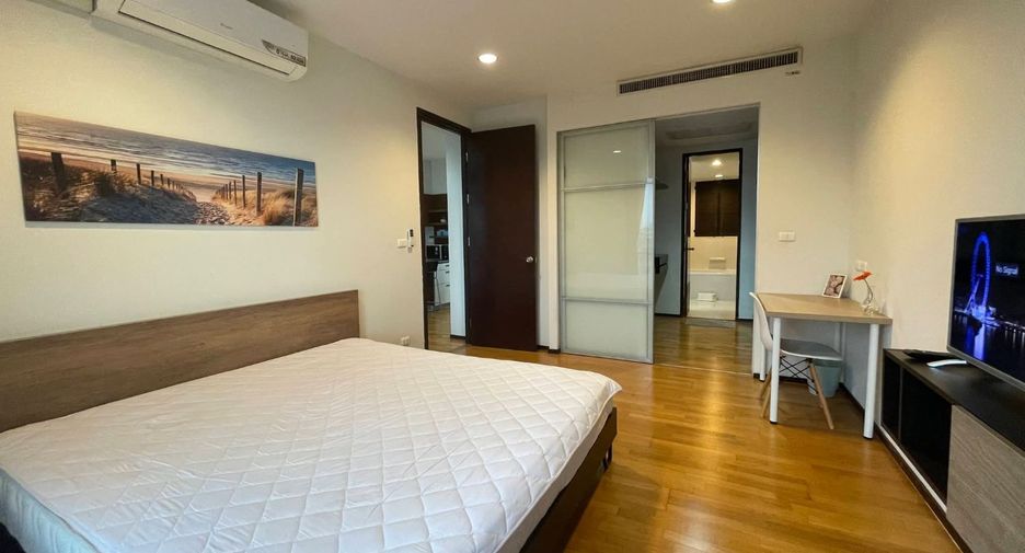For rent 2 bedrooms condo in Huai Khwang, Bangkok