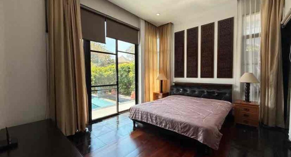 For rent 3 bedrooms villa in Bang Lamung, Chonburi