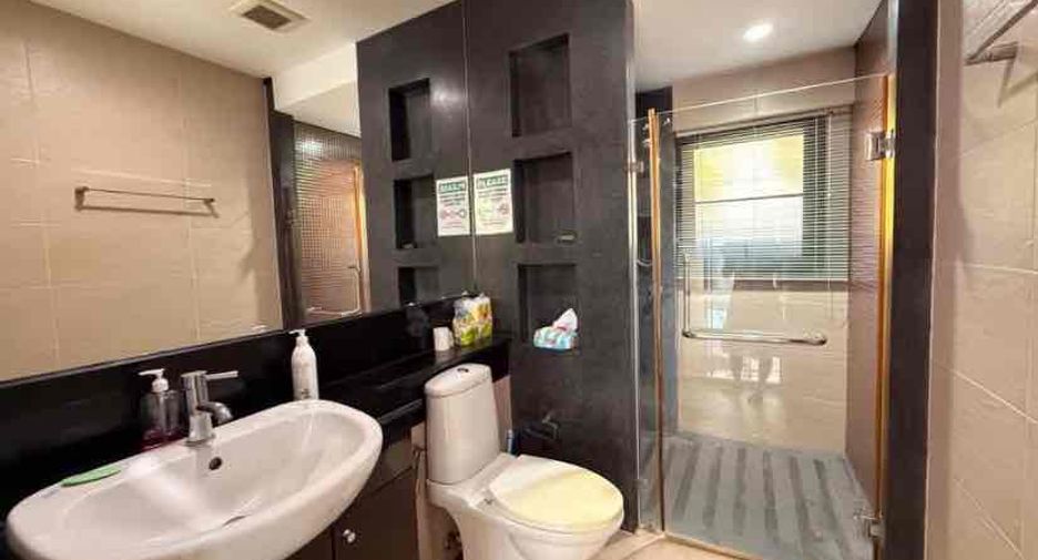 For rent 3 bedrooms villa in Bang Lamung, Chonburi