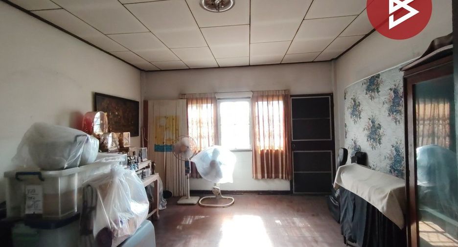 For sale 2 ベッドルーム townhouse in Saphan Sung, Bangkok