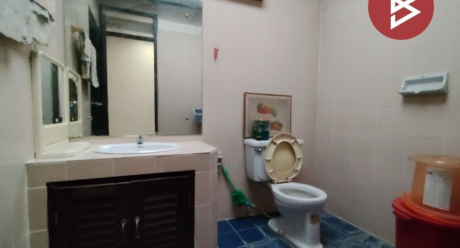 For sale 2 ベッドルーム townhouse in Saphan Sung, Bangkok