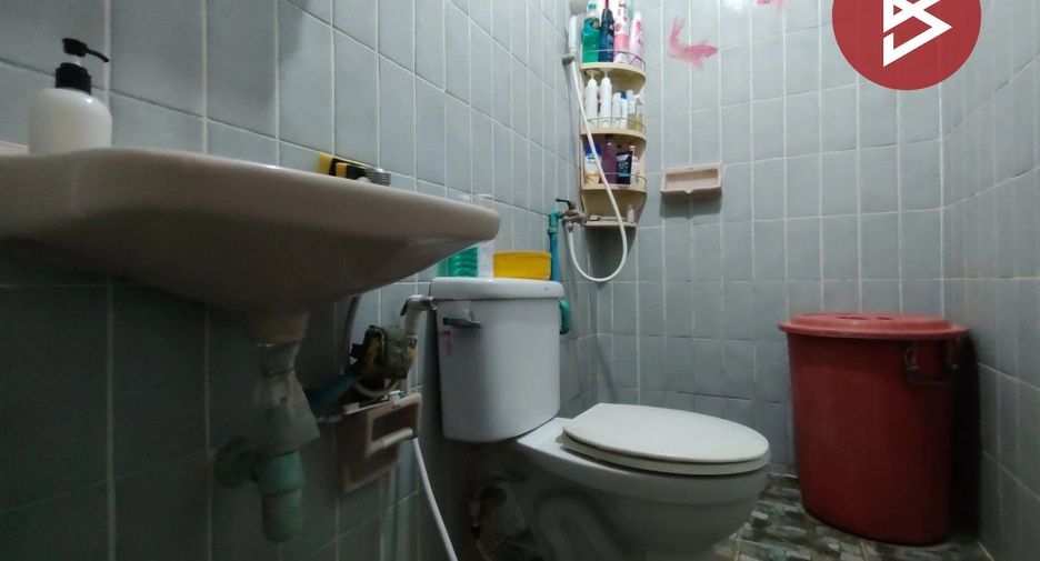 For sale 2 ベッドルーム townhouse in Saphan Sung, Bangkok