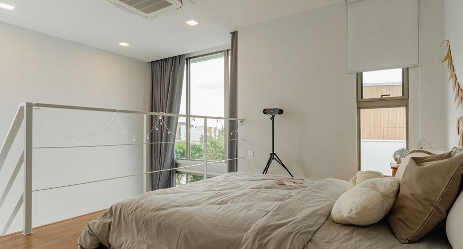 For rent 3 bedrooms house in Saphan Sung, Bangkok