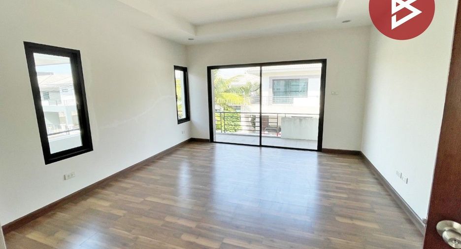 For sale 3 bedrooms house in Si Racha, Chonburi