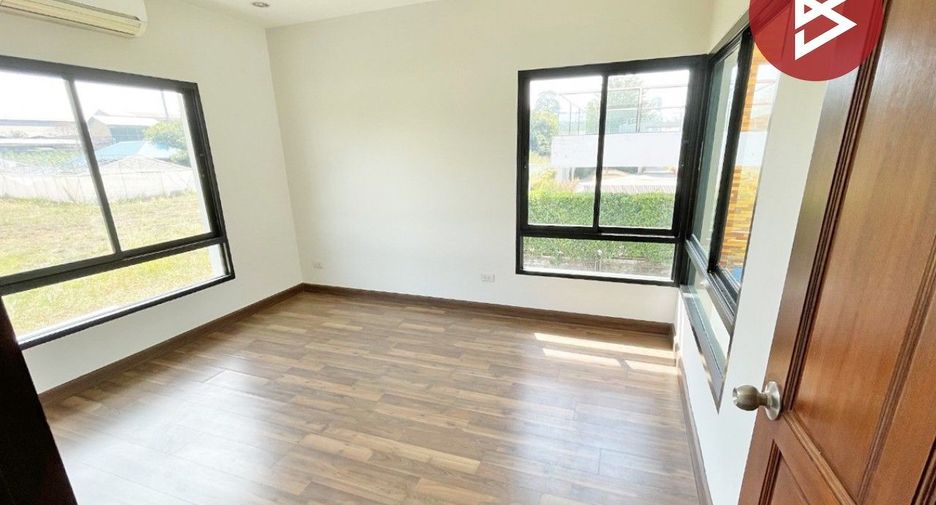 For sale 3 bedrooms house in Si Racha, Chonburi