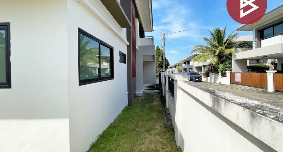 For sale 3 bedrooms house in Si Racha, Chonburi