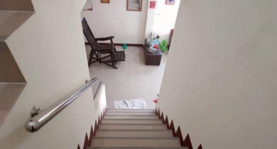 For sale 4 bedrooms townhouse in Phra Samut Chedi, Samut Prakan