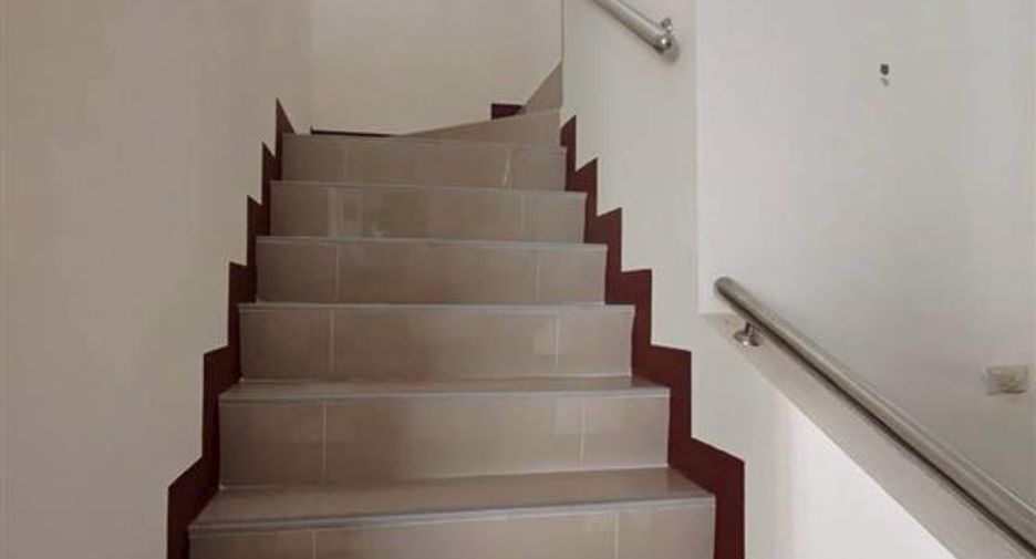 For sale 4 bedrooms townhouse in Phra Samut Chedi, Samut Prakan