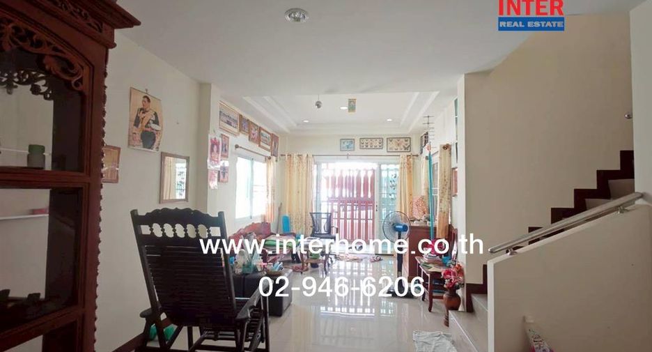 For sale 4 bedrooms townhouse in Phra Samut Chedi, Samut Prakan