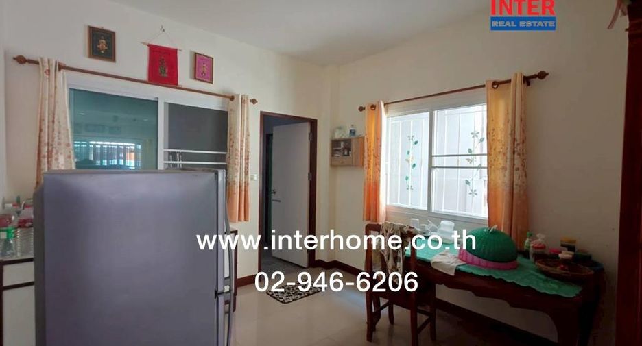 For sale 4 bedrooms townhouse in Phra Samut Chedi, Samut Prakan