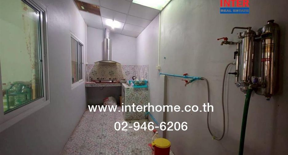 For sale 4 bedrooms townhouse in Phra Samut Chedi, Samut Prakan
