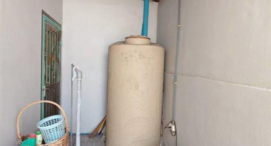 For sale 4 bedrooms townhouse in Phra Samut Chedi, Samut Prakan