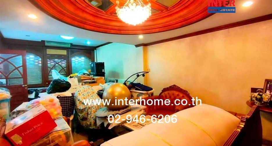 For sale 6 bedrooms retail Space in Chatuchak, Bangkok