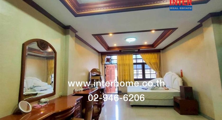 For sale 6 bedrooms retail Space in Chatuchak, Bangkok