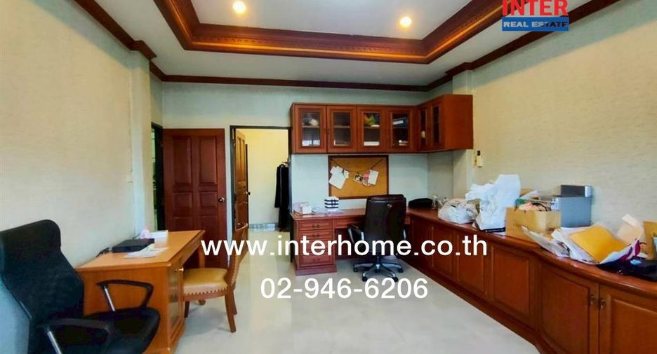 For sale 6 bedrooms retail Space in Chatuchak, Bangkok