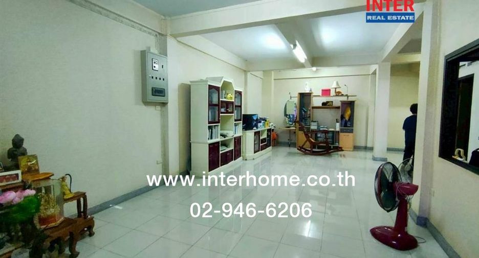 For sale 6 bedrooms retail Space in Chatuchak, Bangkok