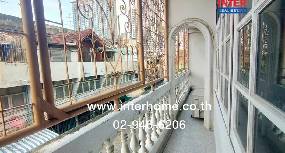 For sale 6 bedrooms retail Space in Chatuchak, Bangkok
