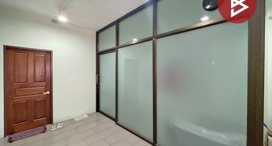 Local comercial en venta de 2 habitaciones en Mueang Chon Buri, Chonburi