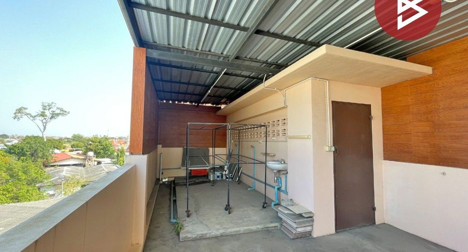 Local comercial en venta de 2 habitaciones en Mueang Chon Buri, Chonburi