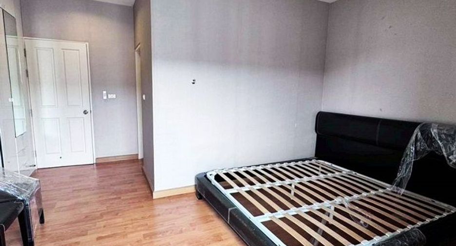 Casa adosada en venta de 3 habitaciones en Prawet, Bangkok