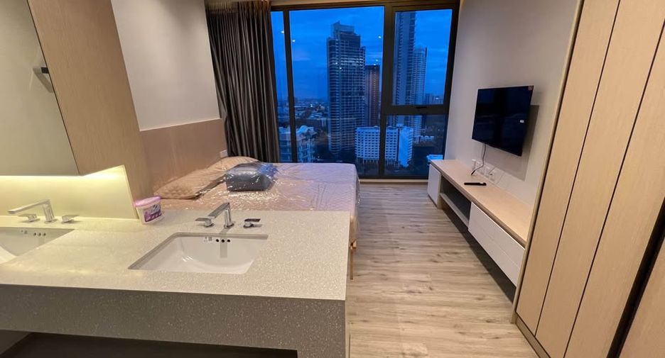 For rent 2 bedrooms condo in Bang Lamung, Chonburi