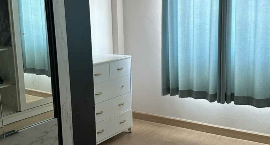 Продажа 3 спальни таунхаус в Саттахип, Чонбури