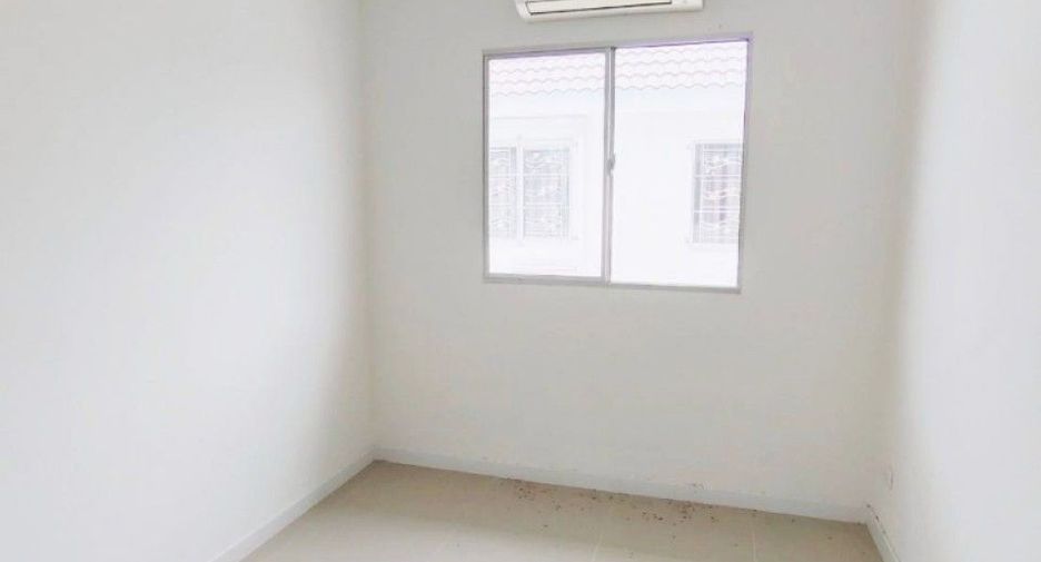 For sale 3 bedrooms townhouse in Phra Samut Chedi, Samut Prakan