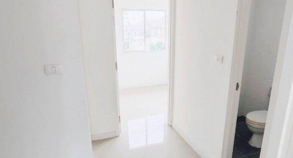 For sale 3 bedrooms townhouse in Phra Samut Chedi, Samut Prakan