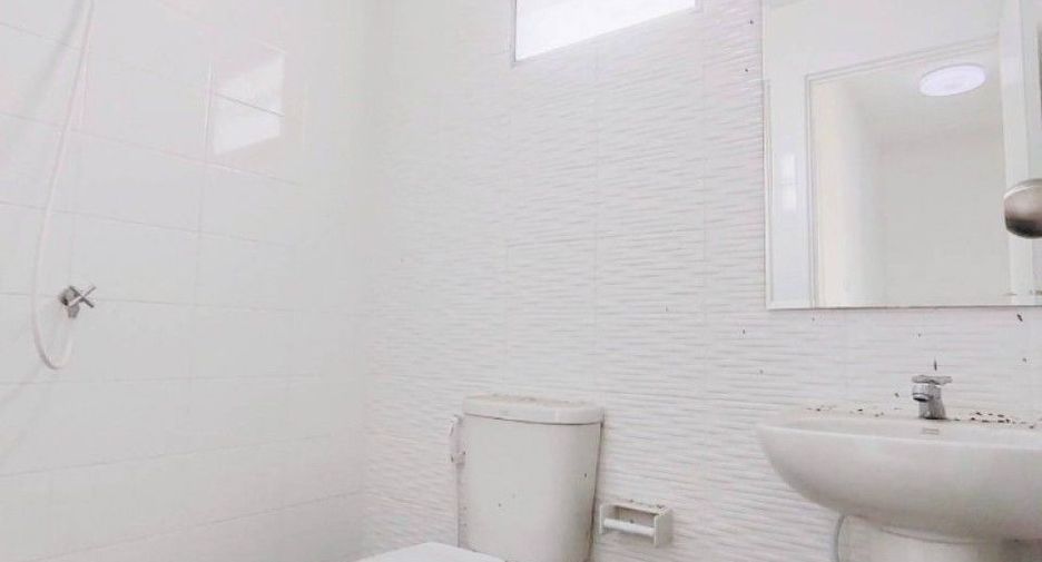 For sale 3 bedrooms townhouse in Phra Samut Chedi, Samut Prakan